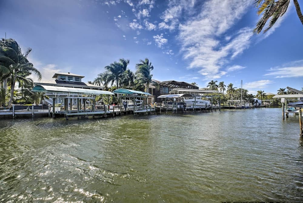 Private Pool & Deck: Canalfront St James City Home