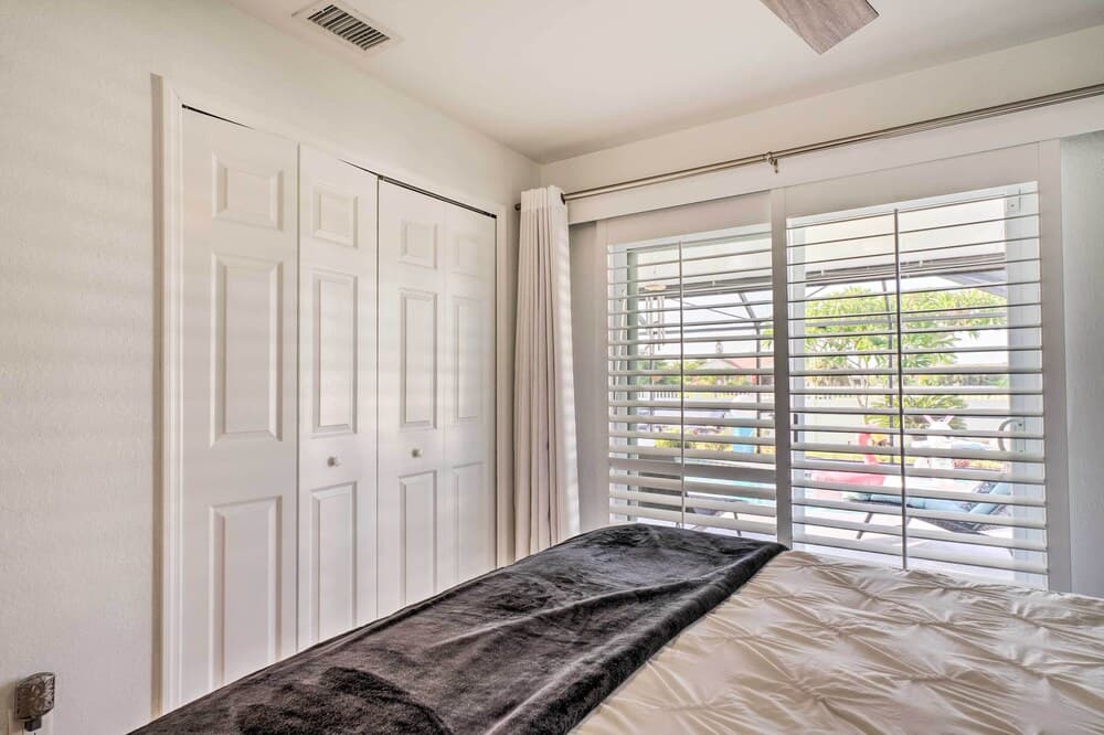 Chic Cape Coral Oasis w/ Pool: 5 Mi to Beach!