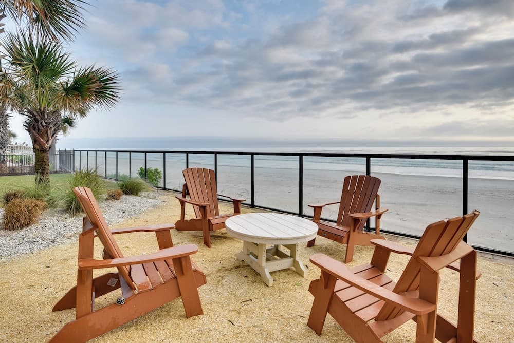 Stunning Ocean Views: Daytona Beach Shores Condo