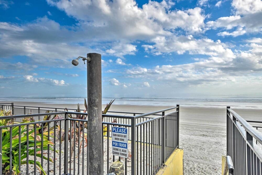 Daytona Beach Studio w/ Pool + Ocean Access!