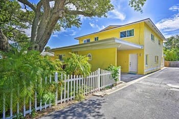 Downtown Cocoa Beach Townhome - Steps to Shore!