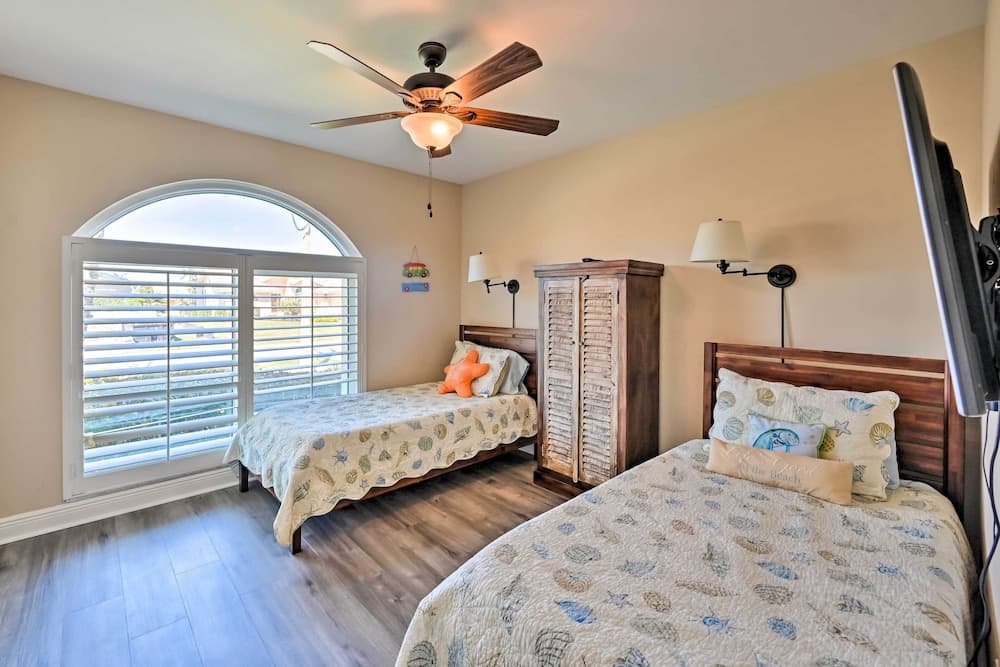 House w/ Heated Pool & Grill - Walk to Beach!