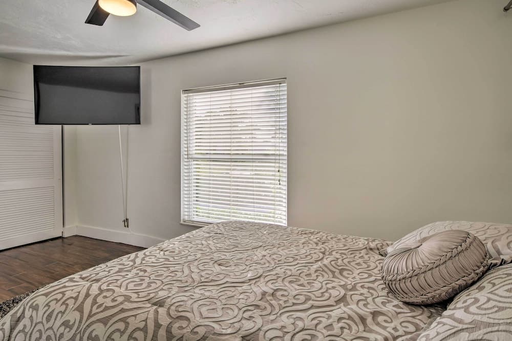 Marco Island Home w/ Pool Near Tigertail Beach!