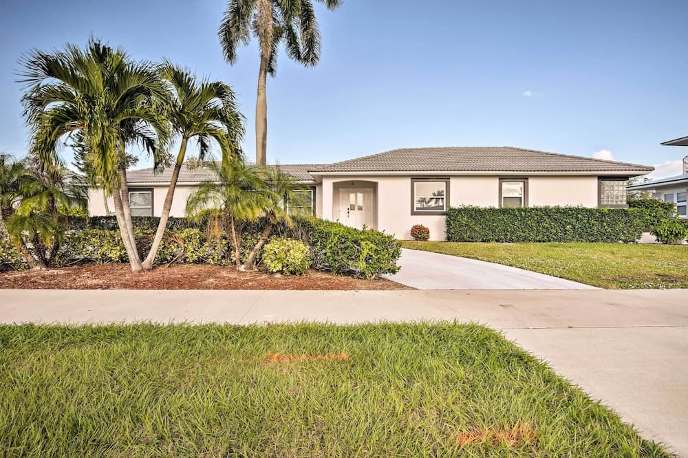 Marco Island Home w/ Pool Near Tigertail Beach!