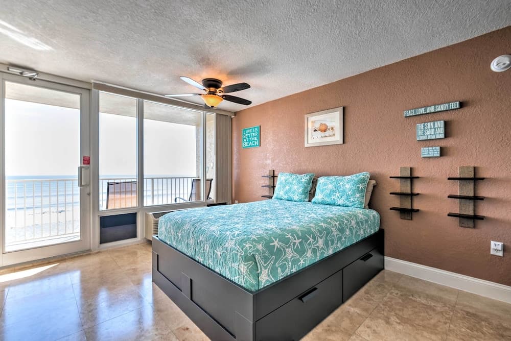 Oceanfront Daytona Beach Studio w/ Balcony!