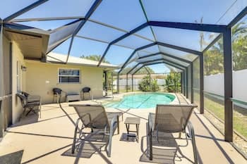 Sarasota House w/ Pool Minutes to Beaches!