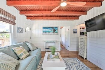 Siesta Key Village Home < Half Mi to Beach!