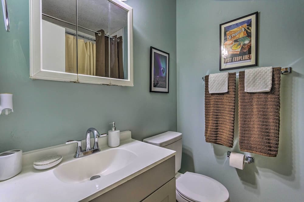 Stellar Fort Walton Retreat ~ 2 Mi to Beach!