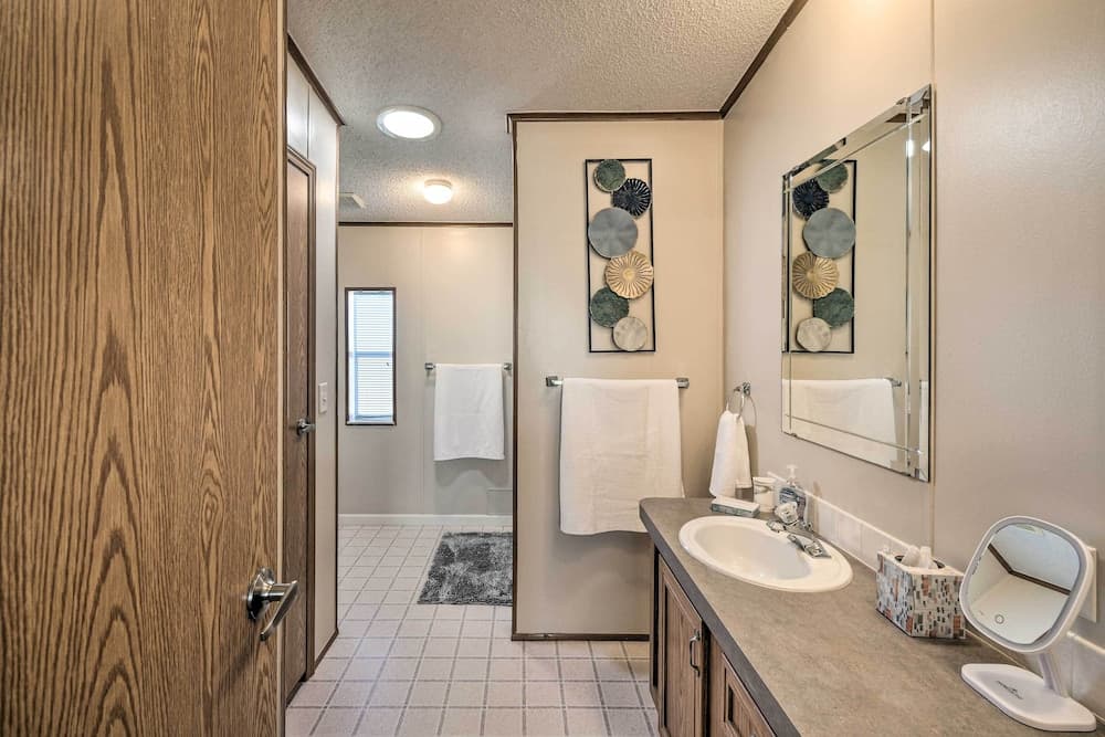 Sunny Waterfront Welaka Home w/ Private Dock!