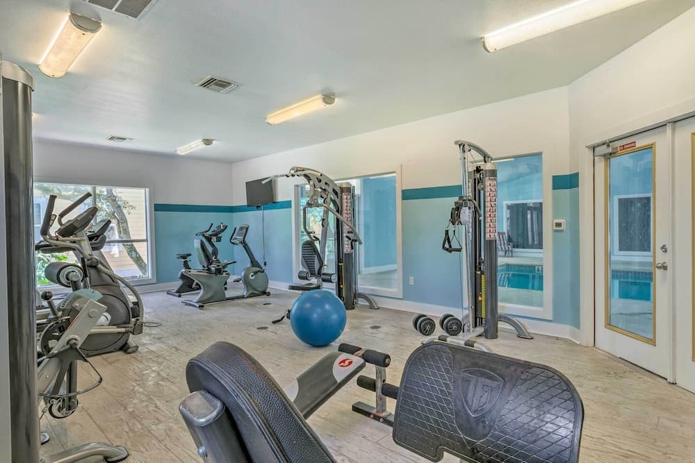 On-site Beach Bar: Sunny Perdido Key Cottage!