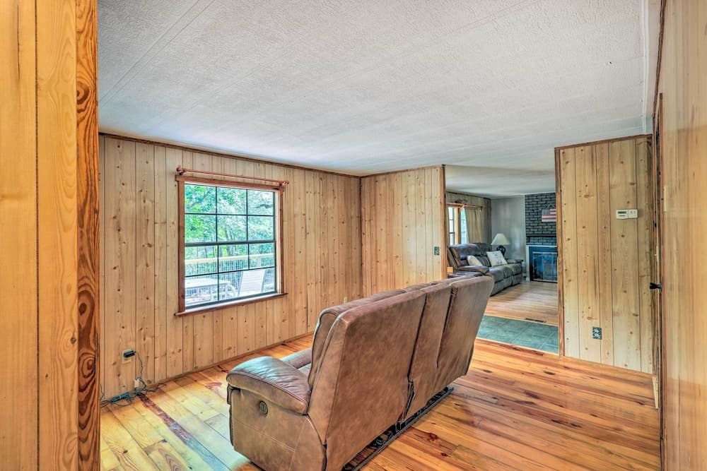 Suwannee Riverfront Home: Grill, Near Springs