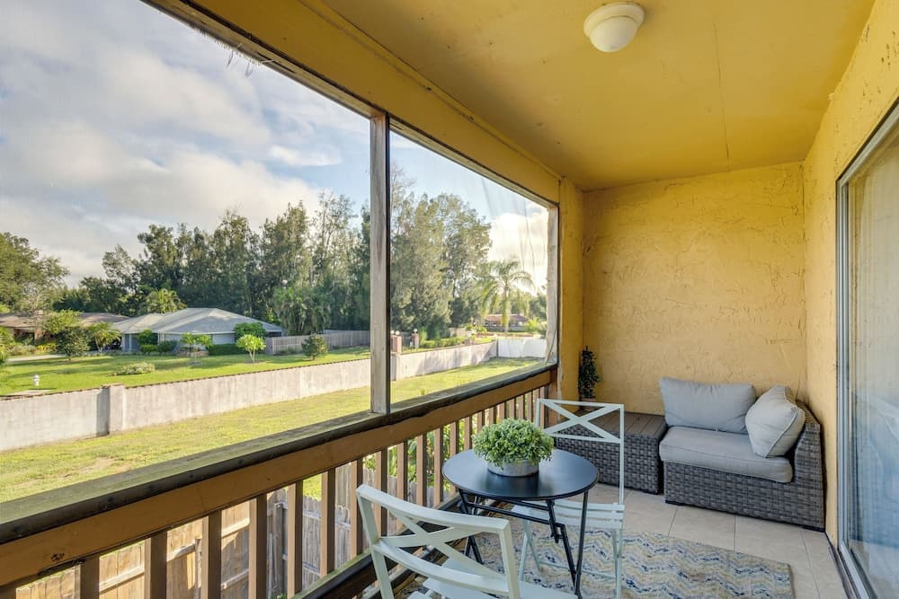 Updated Sienna Park Condo - 4 Miles to Siesta Key!