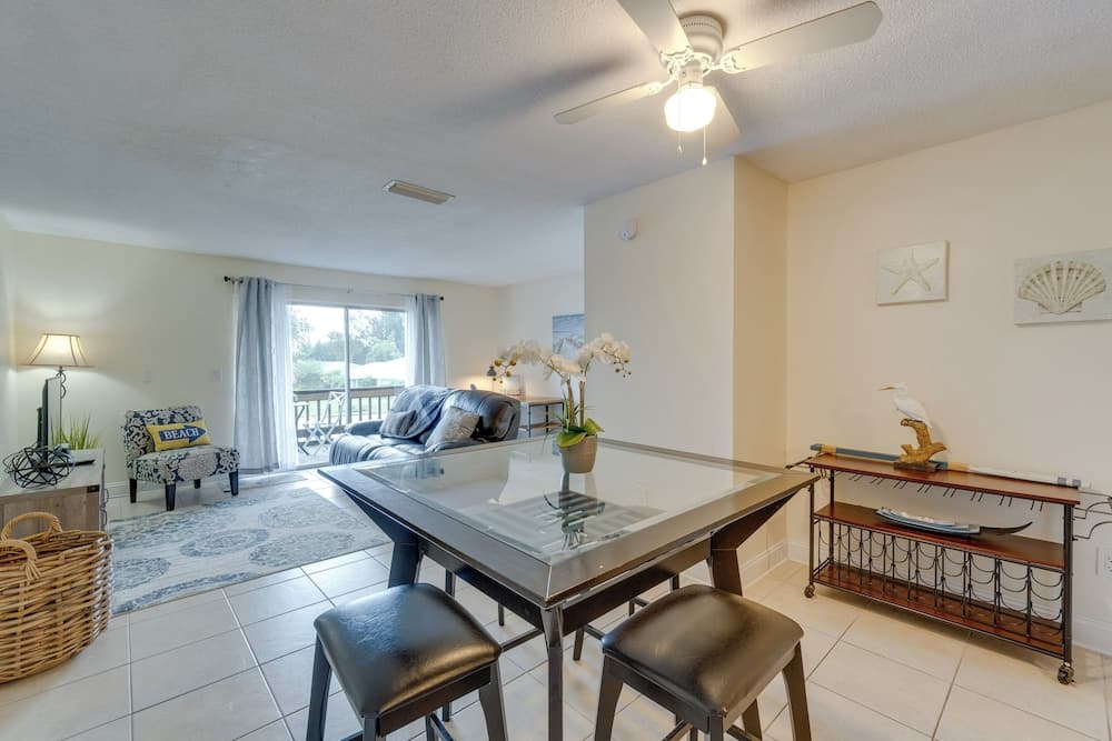 Updated Sienna Park Condo - 4 Miles to Siesta Key!