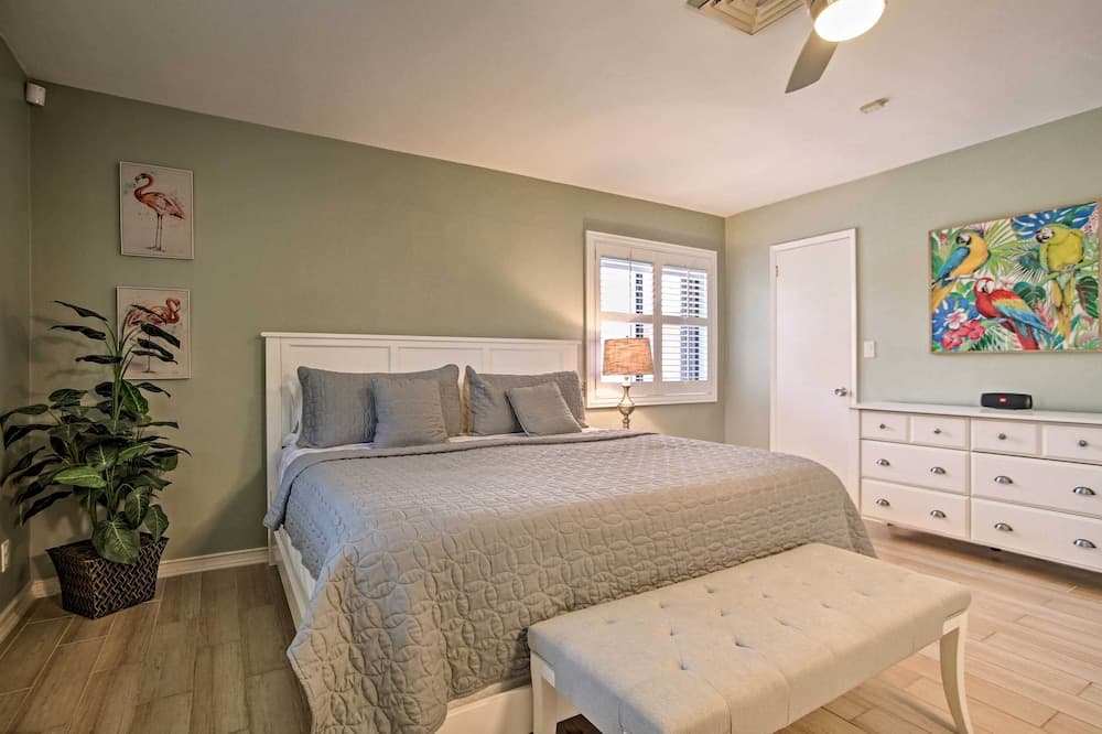 2 Mi to Beach: Updated & Private Oakland Park Gem!