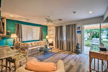 Updated Naples Cottage - Near Beaches & Golfing!