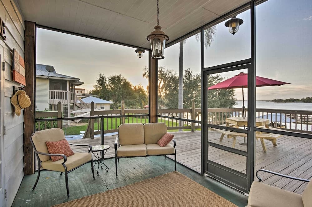 Lakefront Florida Retreat - Pool Table & Boat Dock