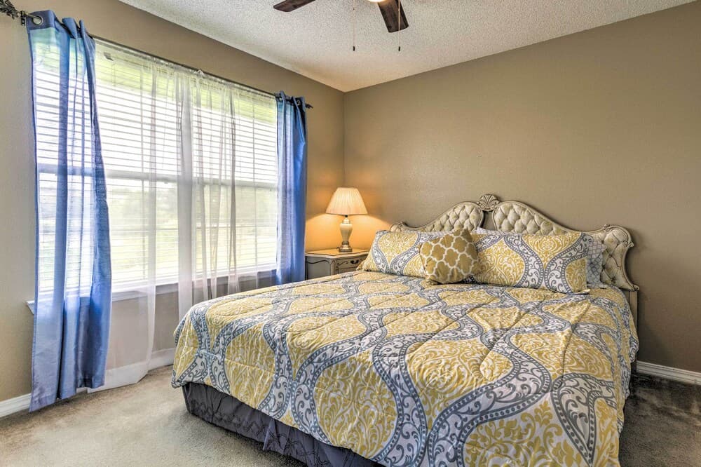 Waterfront Pensacola Home w/ Florida Room!