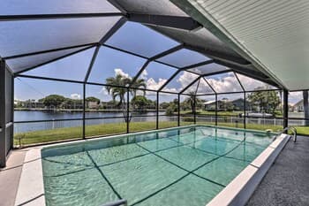 Waterfront Punta Gorda Retreat w/ Hot Tub!