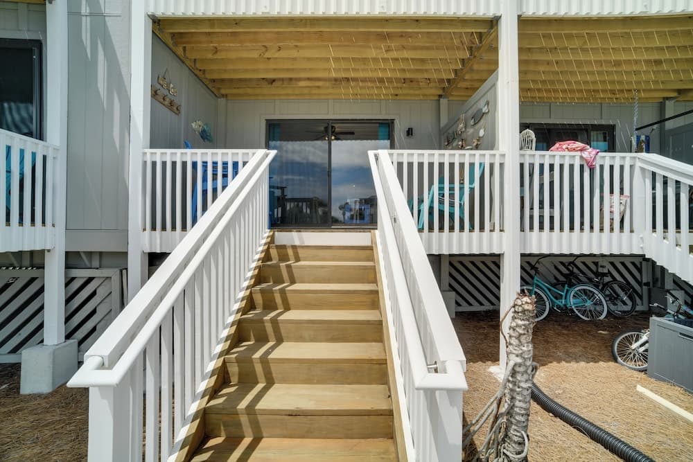 Beachfront Condo w/ 3 Pools on St Helena Island!