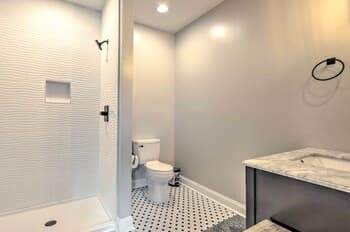 'blue Bird Bungalow' - 3 Mi to Main St!