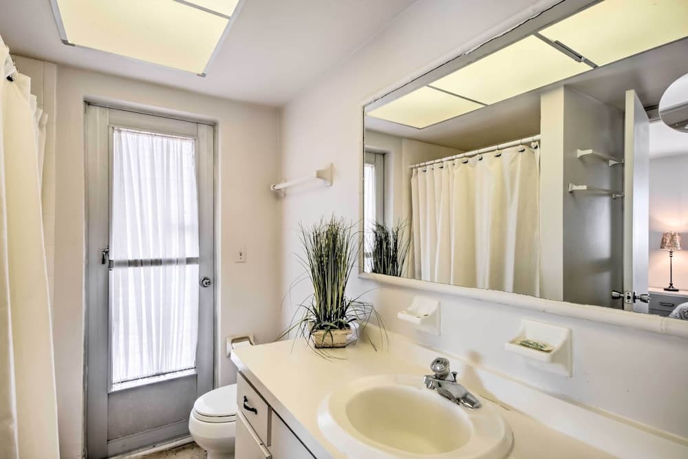 Breezy Marco Island Home w/ Pool - Walk to Beach!