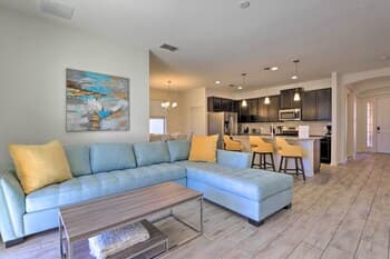 Chic Davenport Home - 12 Mi to Disney Parks!