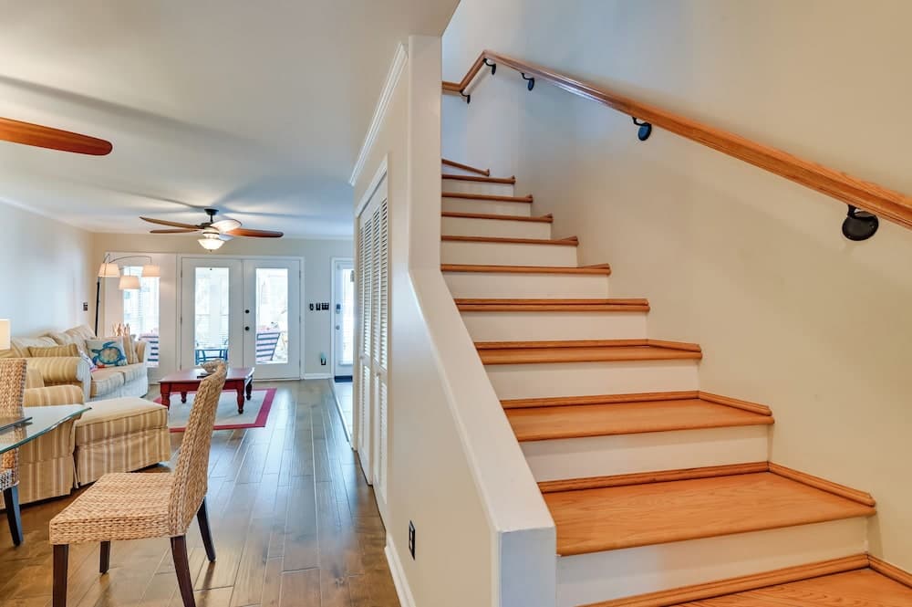 Coastal Vacation Rental - 2 Mi to Huntington Beach