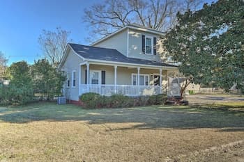 Columbia Home w/ Spacious Yard < 2 Mi to Dtwn