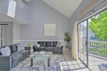 Family-friendly Little River Retreat w/ Deck!