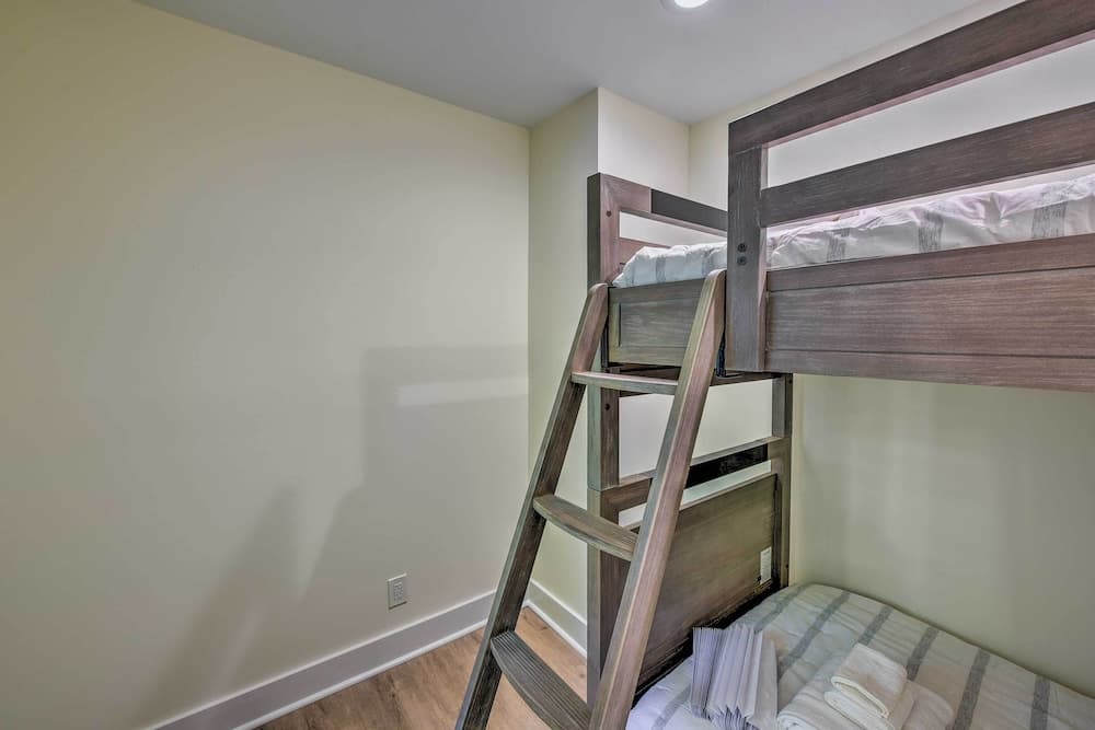 Hilton Head Escape w/ Private Beach Access!