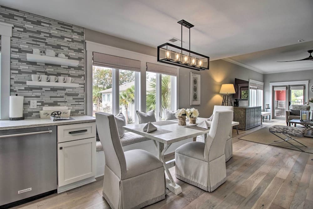 Pet-friendly Villa w/ Balcony in Bluffton!