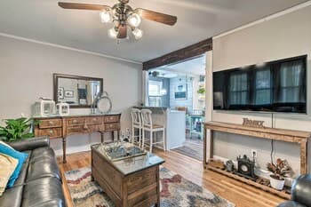 Inviting Greenville Home w/ Hot Tub & Deck!