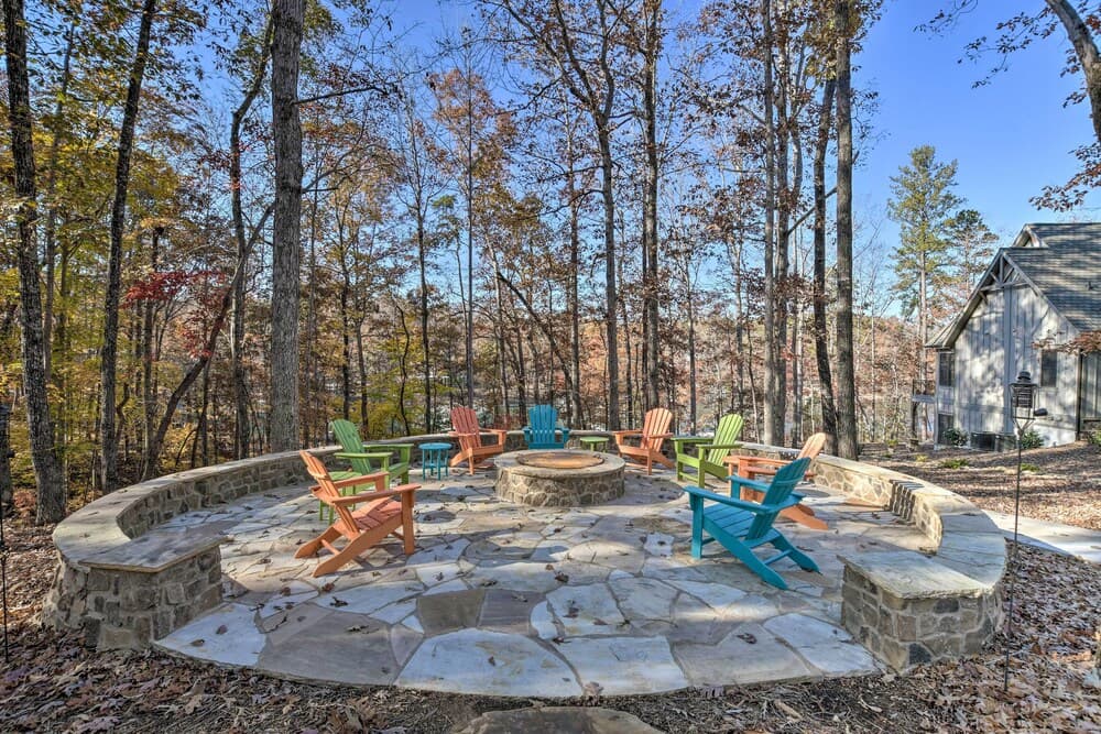 Lake Keowee Cottage w/ Deck & Private Dock!