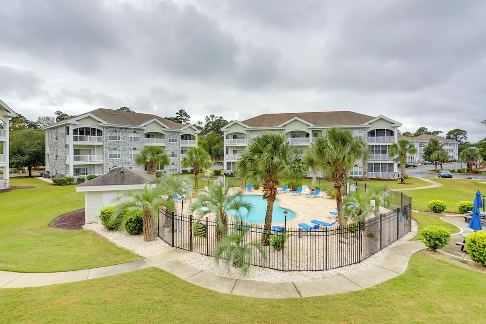 < 2 Mi to Coast: Condo w/ Pool in Myrtle Beach