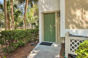 Palmetto Peace Condo < 1 Mi to Coligny Beach!