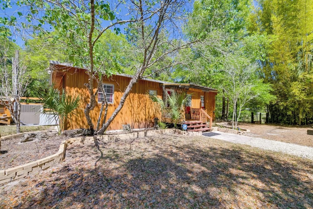 Fire Pit & Boat Dock: Peaceful Dunnellon Cabin!