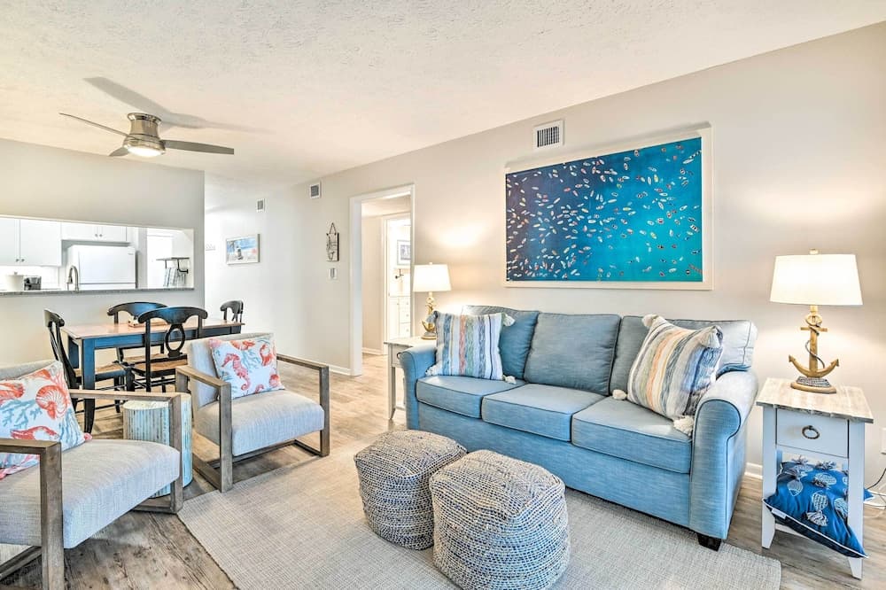 Oceanfront Condo w/ Furnished Deck & Views!