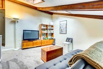 Pensacola Vacation Rental - 1 Mi to Golfing!