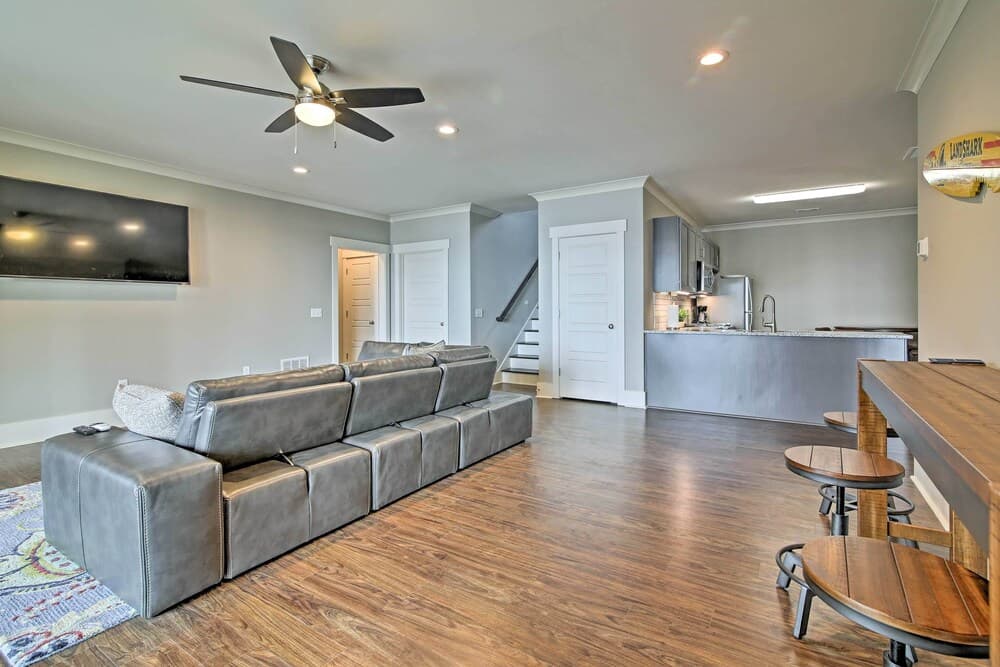 Lake Keowee Home With Balcony & Boat Dock!