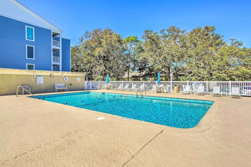 Walk to Ocean: Myrtle Beach Condo w/ Balcony!