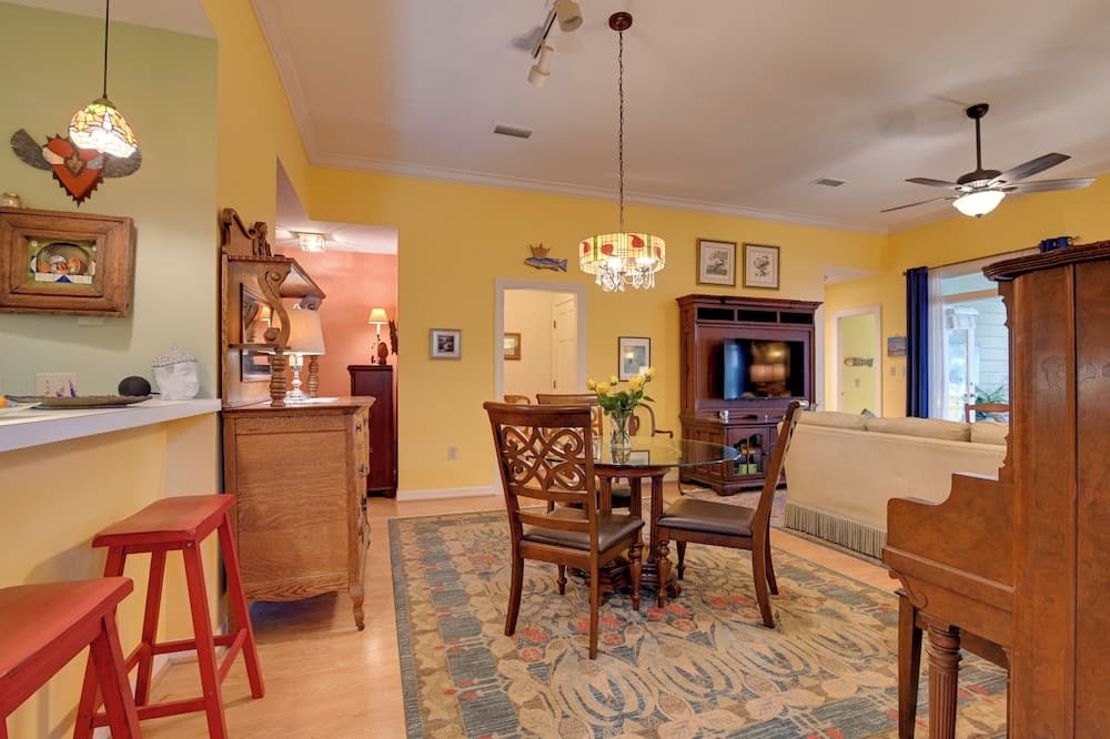 Riverside Cottage: Close to Ocean and Myrtle Beach