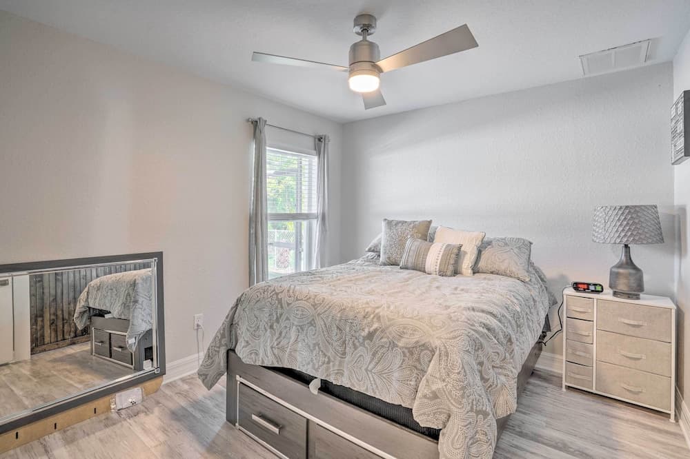 Heated Pool: Sun-soaked Cape Coral Escape!