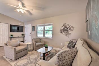 Vacation Home ~ 3 Mi to Downtown Sarasota!