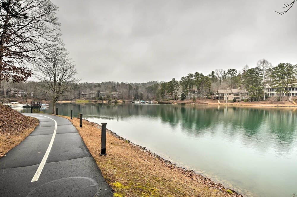 Lake Keowee Resort Condo: Waterfront Balcony
