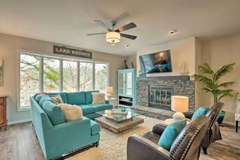 Sunny Lake Keowee Condo w/ Waterfront Balcony