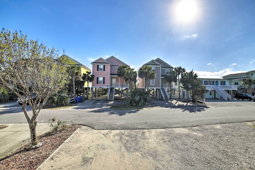 Walk to Surfside Beach: Studio w/ Covered Balcony