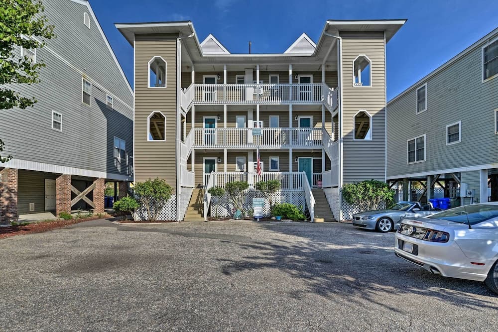 Walk to Surfside Beach: Studio w/ Covered Balcony