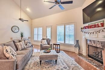 Upscale Home w/ Poker Room < 1 Mi to Golf!