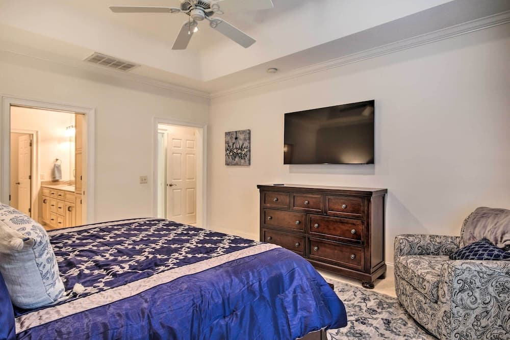 Upscale Home w/ Poker Room < 1 Mi to Golf!