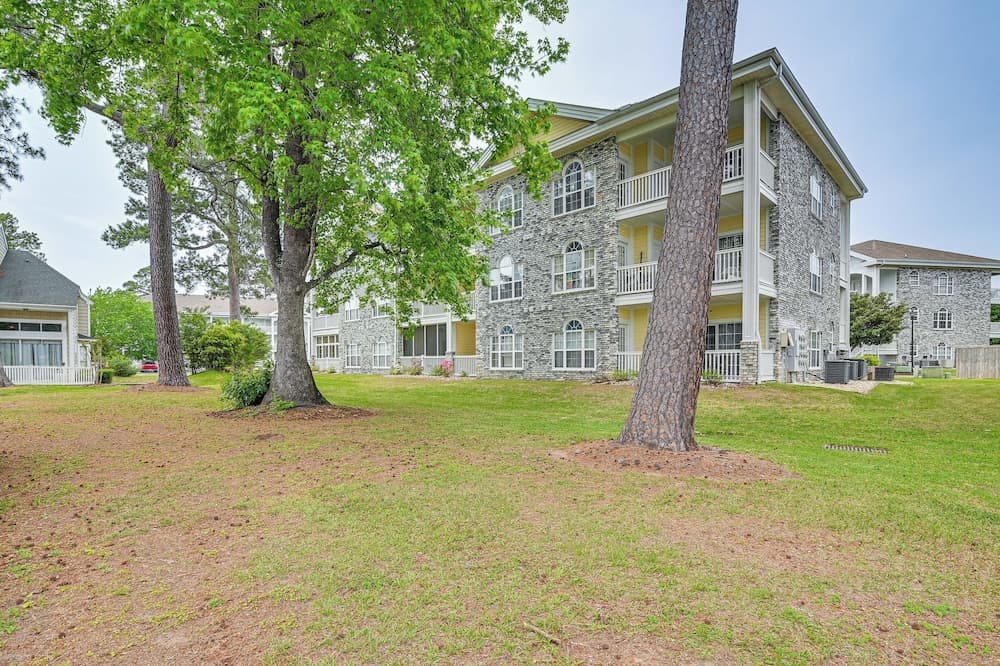 Pools & Golf, 2 Mi to Beach: Myrtle Beach Condo!